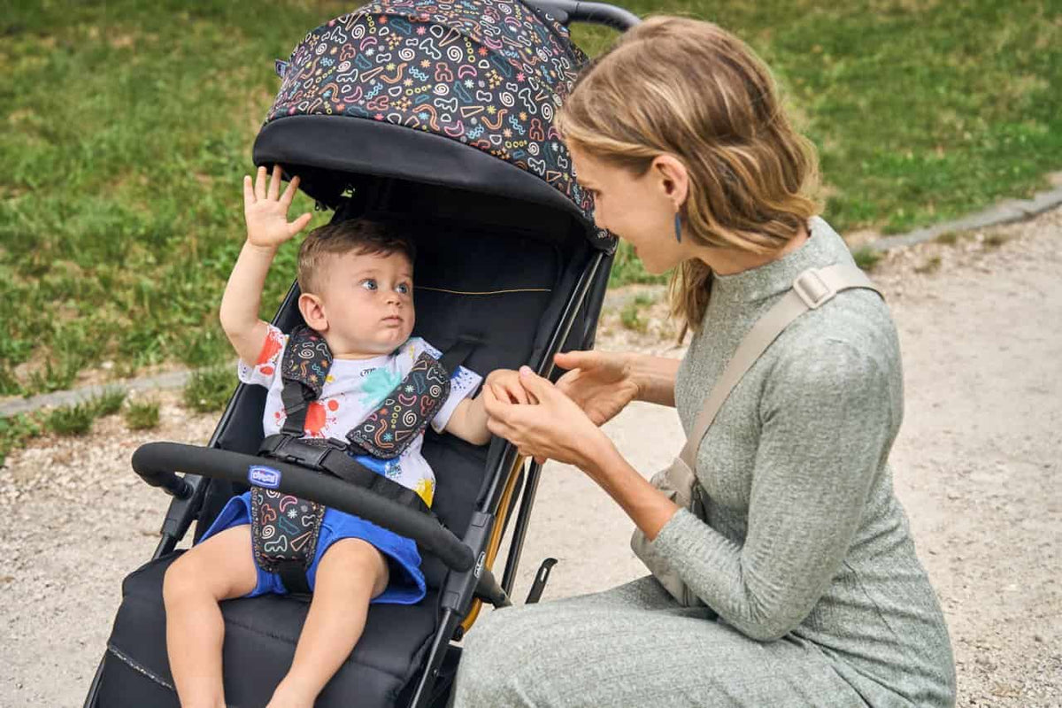 Chicco Carrinho de Bebé Glee - Playful Black