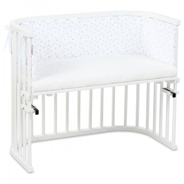 Babybay Protetor de Grades Piqué para Maxi, Boxspring, Comfort e Comfort Plus - branco c/ estrelas cinza claro